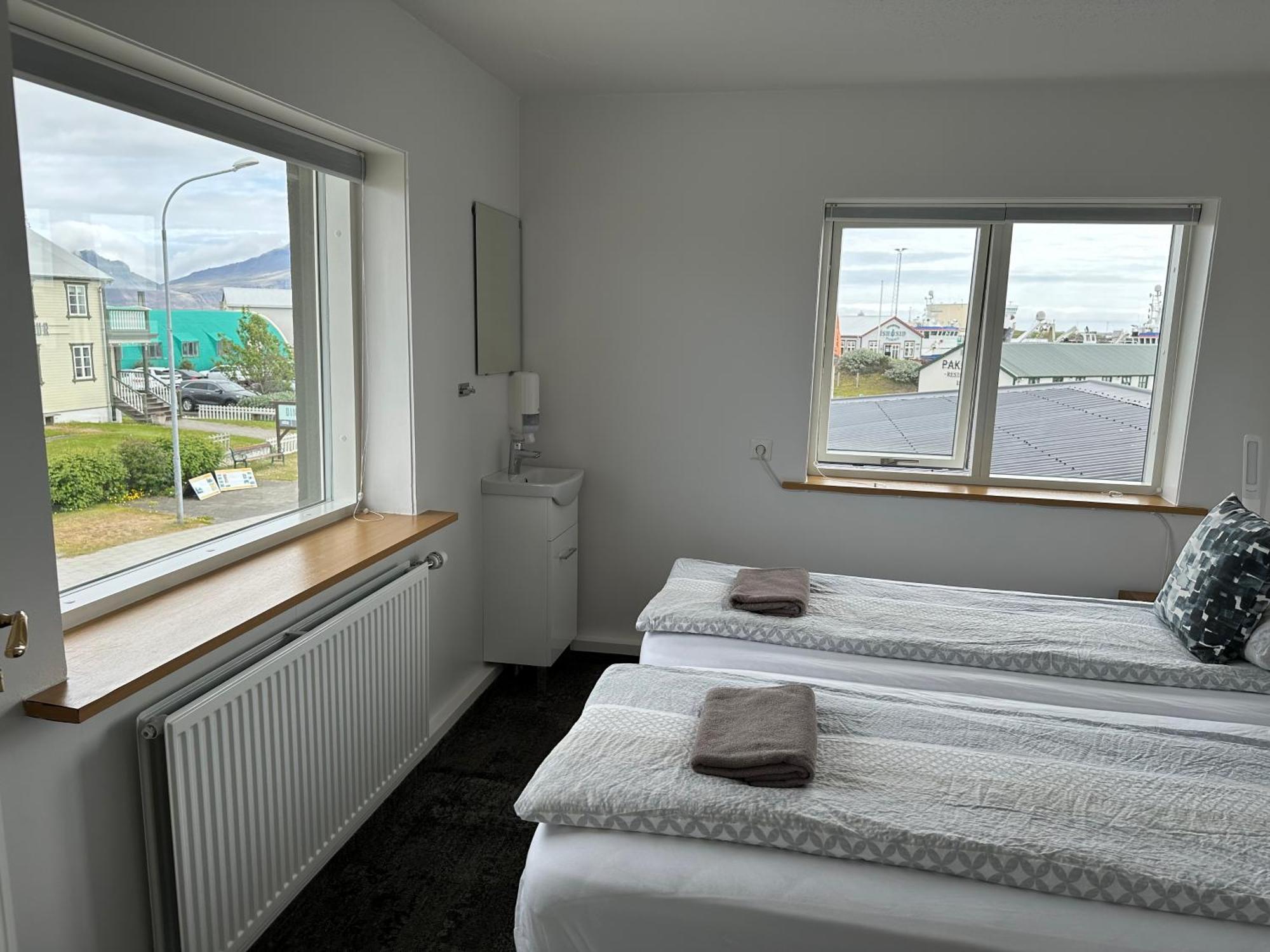 Guesthouse Dyngja Hofn Ngoại thất bức ảnh